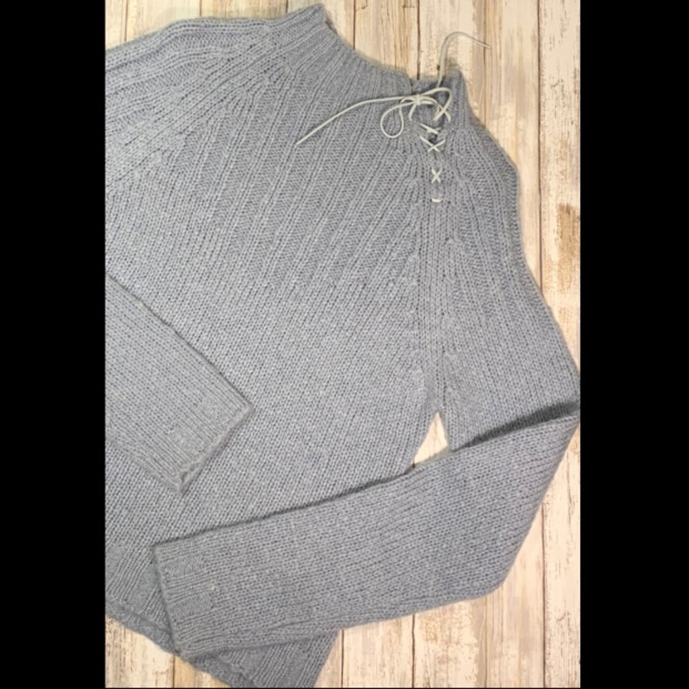 Unionbay women’s stylish cable knit sweater